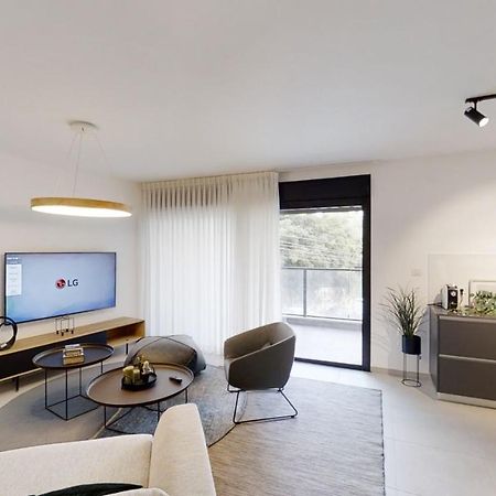Luxury 3&4 Bedroom New Apartments - Close To The Beach & Bahai Gardens Haifa Exteriör bild