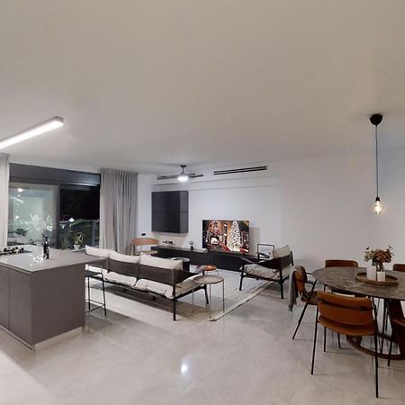 Luxury 3&4 Bedroom New Apartments - Close To The Beach & Bahai Gardens Haifa Exteriör bild