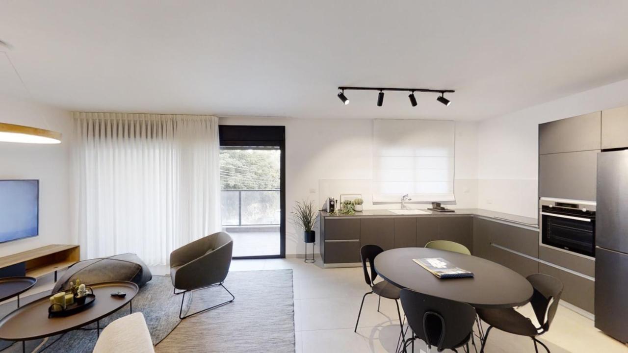 Luxury 3&4 Bedroom New Apartments - Close To The Beach & Bahai Gardens Haifa Exteriör bild