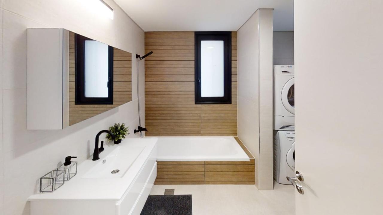 Luxury 3&4 Bedroom New Apartments - Close To The Beach & Bahai Gardens Haifa Exteriör bild